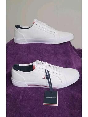 Tommy Hilfiger Core Corporate Vulc Canvas Sneaker Size 9 NIB